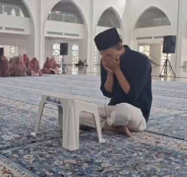 Tim MCI Lampung Mengambil Ikrar Syahadat Salah Satu Warga di Bandar Lampung